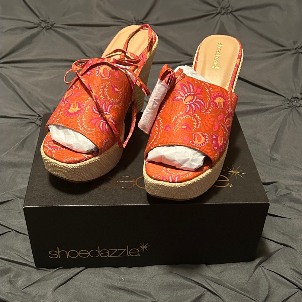 Shoe Dazzle Vibrant Orange and Pink Wedges
